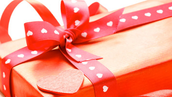 Valentine's Champagne & Gifts